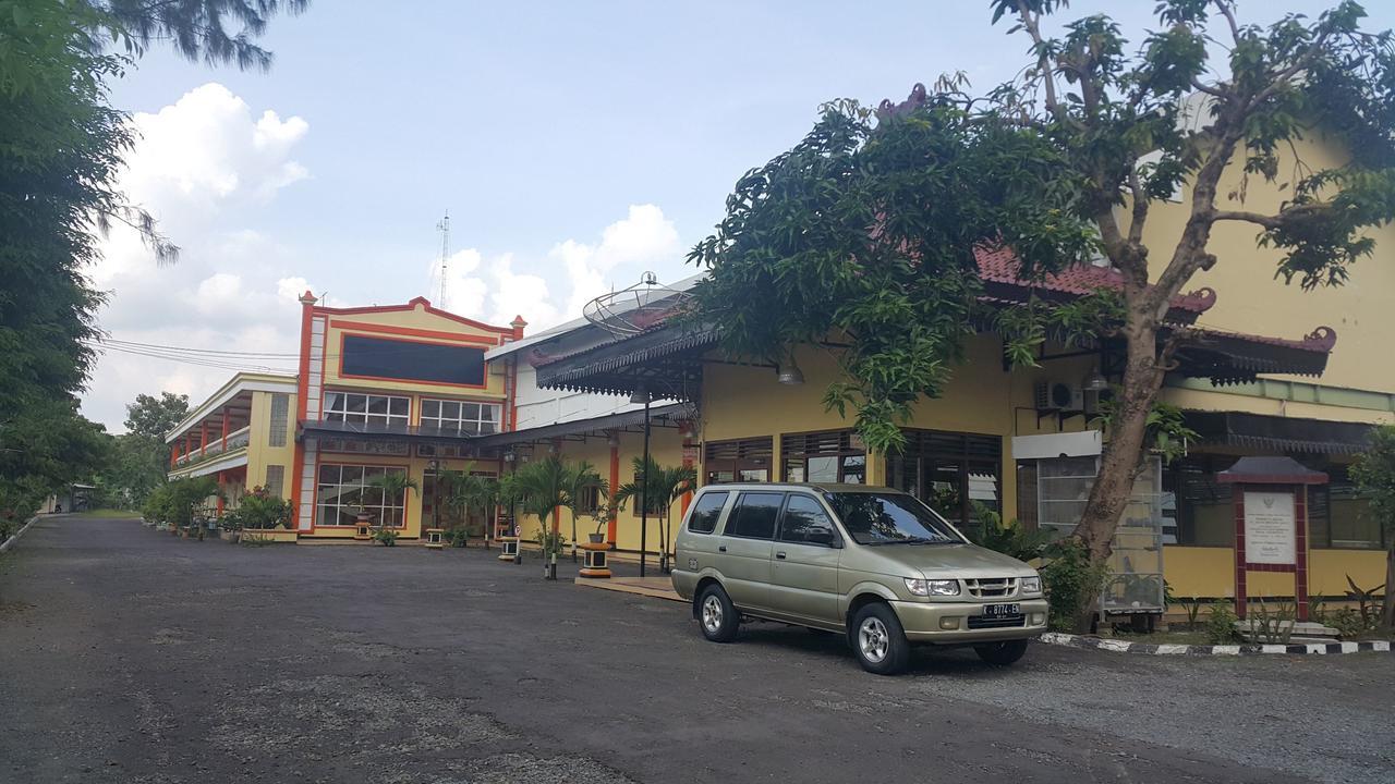 Sinar Bintang Hotel Cepu Екстериор снимка