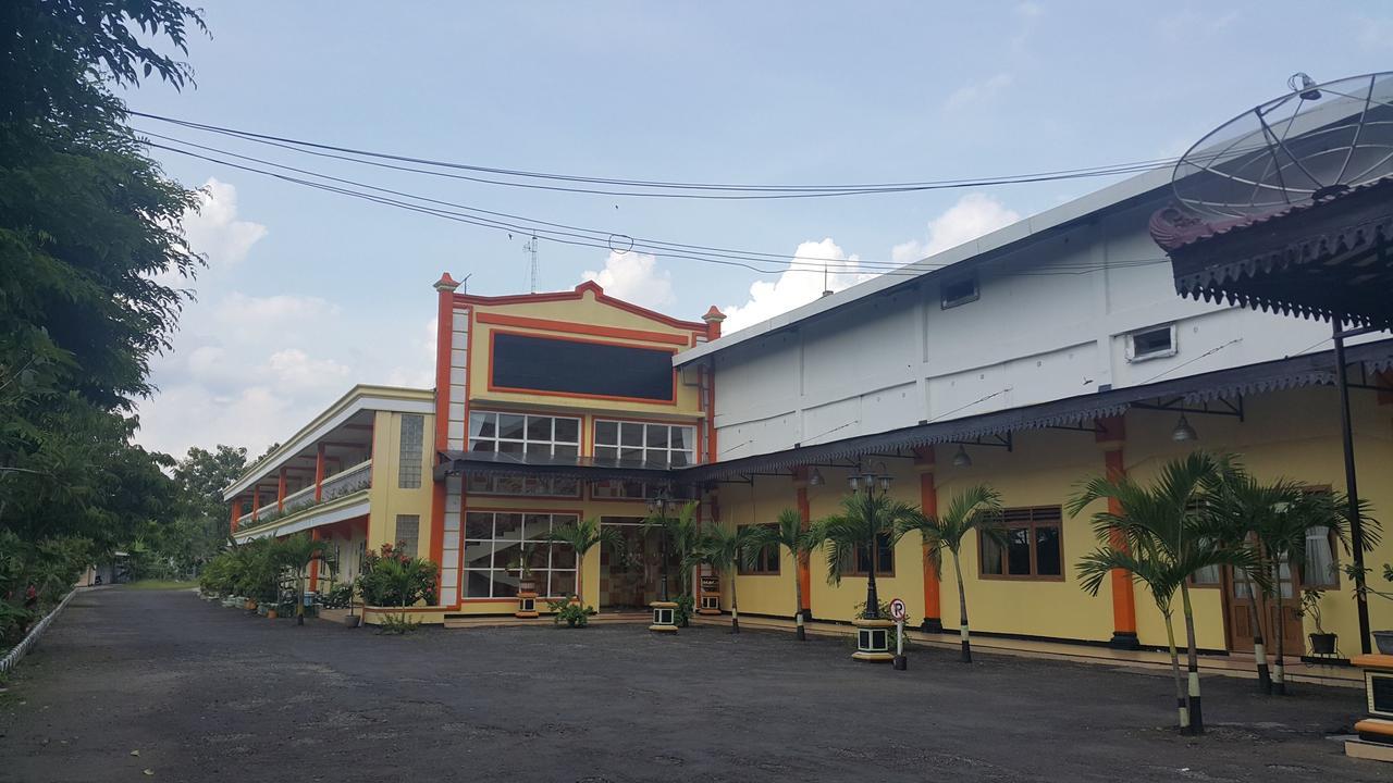 Sinar Bintang Hotel Cepu Екстериор снимка